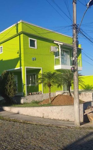 Casa de condomínio para alugar com 160m², 3 quartos e 6 vagas Casa de condomínio para alugar com 160m², 3 quartos e 6 vagasFachada