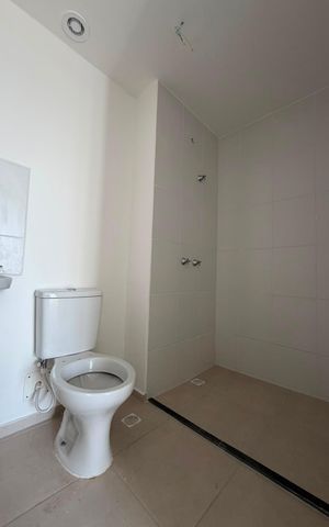 Apartamento à venda com 45m², 2 quartos e sem vaga Apartamento à venda com 45m², 2 quartos e sem vagaBanheiro