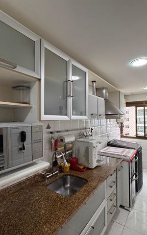 Apartamento para alugar com 105m², 4 quartos e 2 vagas Apartamento para alugar com 105m², 4 quartos e 2 vagasCozinha e Área de Serviço