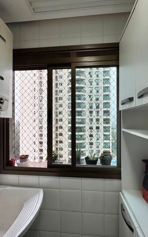 Apartamento para alugar com 105m², 4 quartos e 2 vagas Apartamento para alugar com 105m², 4 quartos e 2 vagasCozinha e Área de Serviço