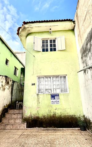 Casa para alugar com 518m², 3 quartos e 3 vagas Casa para alugar com 518m², 3 quartos e 3 vagasFachada