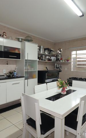 Casa à venda com 340m², 3 quartos e 4 vagasCozinha da Casa 2