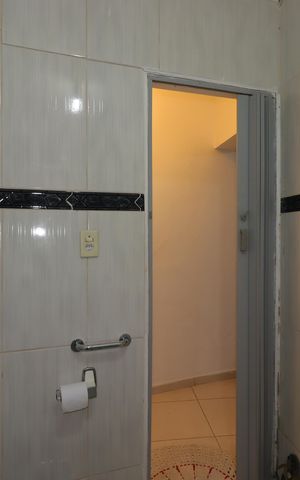 Casa à venda com 340m², 3 quartos e 4 vagasBanheiro da Casa 1