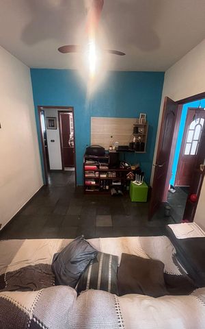 Casa à venda com 250m², 4 quartos e 4 vagas Casa à venda com 250m², 4 quartos e 4 vagasSala
