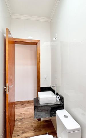 Casa à venda com 140m², 3 quartos e 2 vagas Casa à venda com 140m², 3 quartos e 2 vagasBanheiro