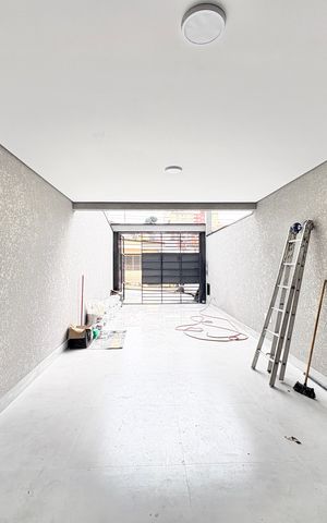 Casa à venda com 140m², 3 quartos e 2 vagas