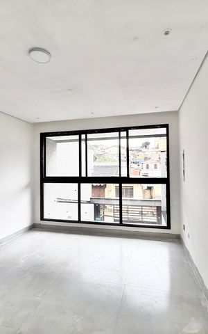Casa à venda com 140m², 3 quartos e 2 vagas Casa à venda com 140m², 3 quartos e 2 vagasSala