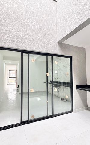 Casa à venda com 140m², 3 quartos e 2 vagas Casa à venda com 140m², 3 quartos e 2 vagasÁrea de Serviço