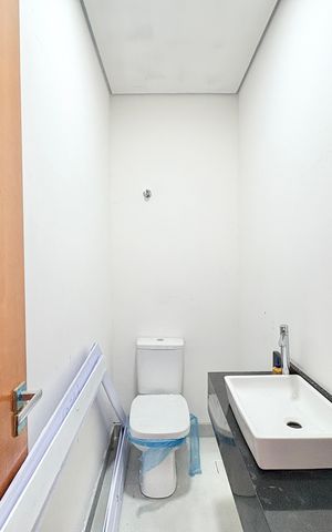 Casa à venda com 140m², 3 quartos e 2 vagas Casa à venda com 140m², 3 quartos e 2 vagasLavabo