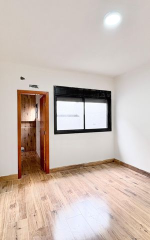 Casa à venda com 140m², 3 quartos e 2 vagas Casa à venda com 140m², 3 quartos e 2 vagasSuíte