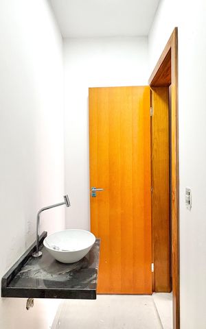 Casa à venda com 140m², 3 quartos e 2 vagas Casa à venda com 140m², 3 quartos e 2 vagasBanheiro de serviço