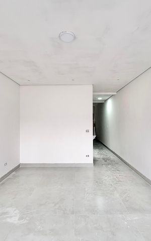 Casa à venda com 140m², 3 quartos e 2 vagas Casa à venda com 140m², 3 quartos e 2 vagasSala