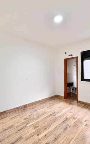 Casa à venda com 140m², 3 quartos e 2 vagas Casa à venda com 140m², 3 quartos e 2 vagasSuíte