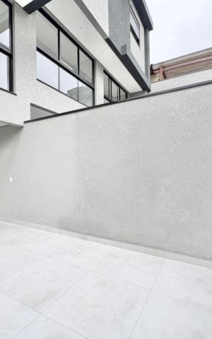 Casa à venda com 140m², 3 quartos e 2 vagas Casa à venda com 140m², 3 quartos e 2 vagasGaragem