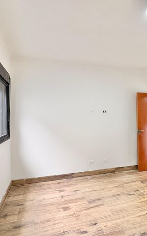 Casa à venda com 140m², 3 quartos e 2 vagas Casa à venda com 140m², 3 quartos e 2 vagasSuíte