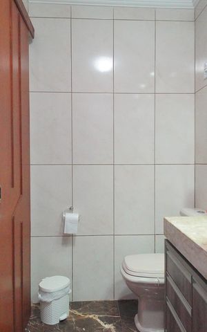 Casa à venda com 255m², 3 quartos e 11 vagasBanheiro da Suíte