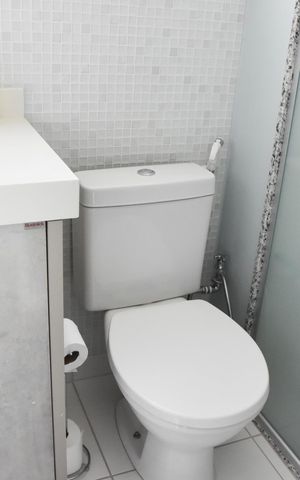 Apartamento à venda com 229m², 3 quartos e 4 vagas Apartamento à venda com 229m², 3 quartos e 4 vagasbanheiro da sala de tv