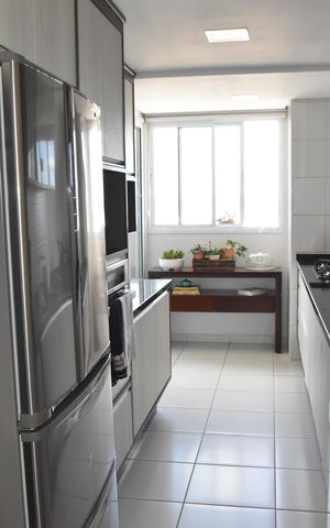 Apartamento à venda com 229m², 3 quartos e 4 vagas Apartamento à venda com 229m², 3 quartos e 4 vagascozinha