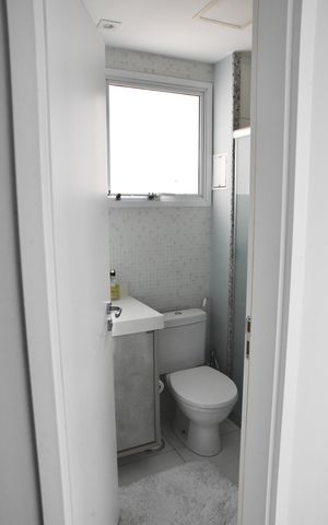 Apartamento à venda com 229m², 3 quartos e 4 vagas Apartamento à venda com 229m², 3 quartos e 4 vagasbanheiro sala de tv