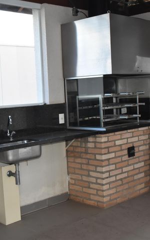 Apartamento à venda com 229m², 3 quartos e 4 vagas Apartamento à venda com 229m², 3 quartos e 4 vagasÁrea comum - Churrasqueira