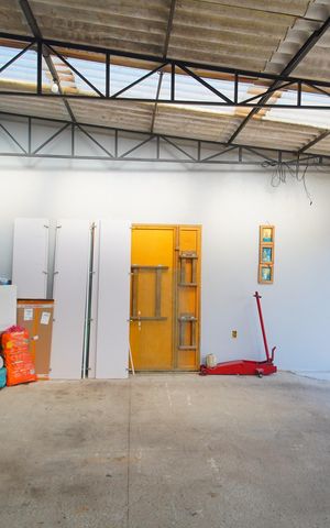Casa à venda com 100m², 1 quarto e 3 vagasGaragem