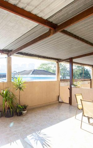 Casa à venda com 442m², 4 quartos e 6 vagasVaranda