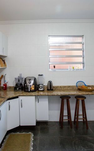 Casa à venda com 442m², 4 quartos e 6 vagasCozinha 2
