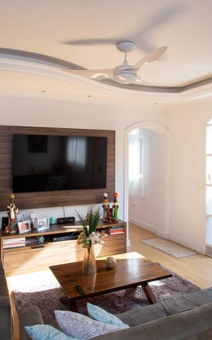 Casa à venda com 442m², 4 quartos e 6 vagasSala de TV
