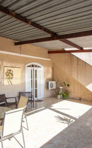 Casa à venda com 442m², 4 quartos e 6 vagasVaranda