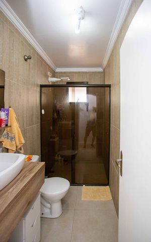 Casa à venda com 442m², 4 quartos e 6 vagasBanheiro Social