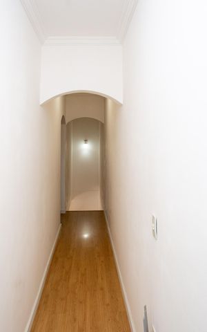 Casa à venda com 442m², 4 quartos e 6 vagasCorredor