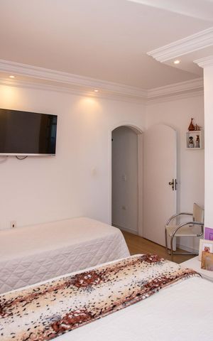 Casa à venda com 442m², 4 quartos e 6 vagasQuarto Suíte