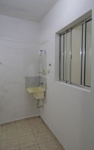 Casa à venda com 55m², 5 quartos e 1 vagaÁrea de Serviço