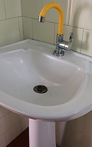 Casa à venda com 220m², 4 quartos e 1 vagaBanheiro 2