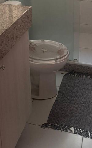 Casa de condomínio para alugar com 100m², 3 quartos e 1 vaga Casa de condomínio para alugar com 100m², 3 quartos e 1 vagaBanheiro social