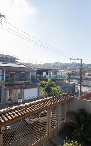 Casa à venda com 300m², 7 quartos e 5 vagas Casa à venda com 300m², 7 quartos e 5 vagasVaranda