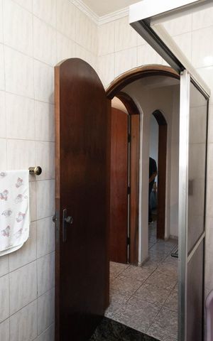 Casa à venda com 300m², 7 quartos e 5 vagas Casa à venda com 300m², 7 quartos e 5 vagasBanheiro 3