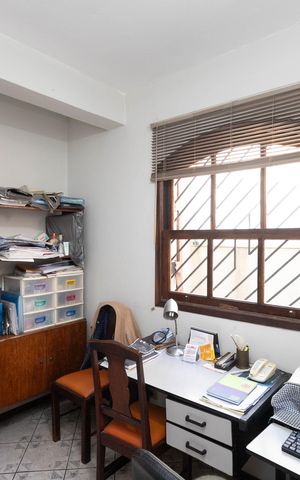 Casa à venda com 300m², 7 quartos e 5 vagas Casa à venda com 300m², 7 quartos e 5 vagasQuarto 1