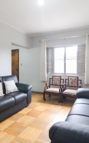 Casa à venda com 365m², 4 quartos e 3 vagas Casa à venda com 365m², 4 quartos e 3 vagasSala