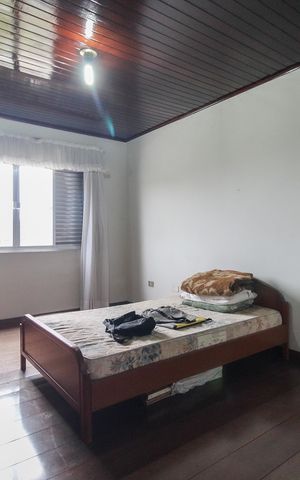 Casa à venda com 365m², 4 quartos e 3 vagas Casa à venda com 365m², 4 quartos e 3 vagasQuarto 2 - Suíte