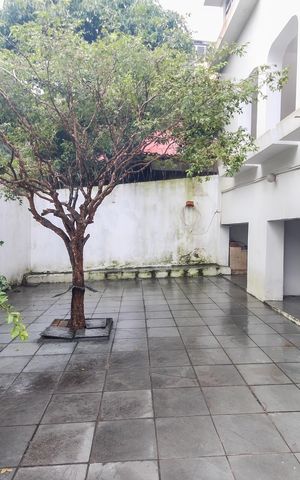 Casa à venda com 365m², 4 quartos e 3 vagas Casa à venda com 365m², 4 quartos e 3 vagasQuintal