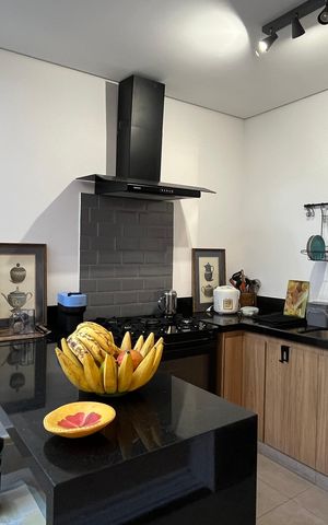Casa de condomínio à venda com 245m², 3 quartos e 2 vagas