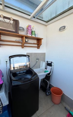 Casa de condomínio à venda com 245m², 3 quartos e 2 vagas