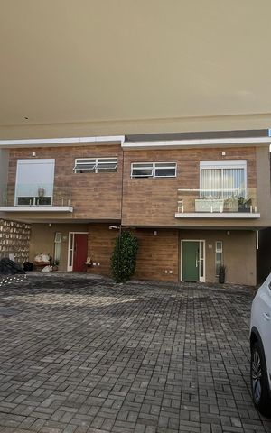 Casa de condomínio à venda com 245m², 3 quartos e 2 vagas
