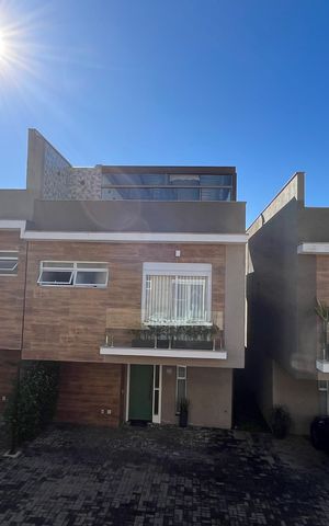 Casa de condomínio à venda com 245m², 3 quartos e 2 vagas