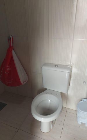 Casa para alugar com 200m², 3 quartos e 2 vagas Casa para alugar com 200m², 3 quartos e 2 vagasBanheiro de serviço