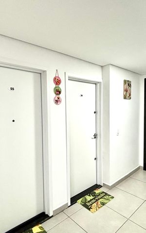 Apartamento à venda com 107m², 2 quartos e 1 vaga Apartamento à venda com 107m², 2 quartos e 1 vagaHall
