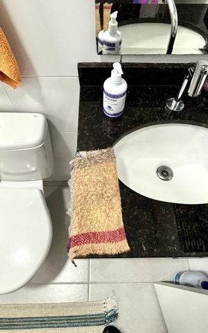 Apartamento à venda com 107m², 2 quartos e 1 vaga Apartamento à venda com 107m², 2 quartos e 1 vagaBanheiro
