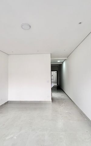 Casa à venda com 140m², 3 quartos e 2 vagas Casa à venda com 140m², 3 quartos e 2 vagasSala