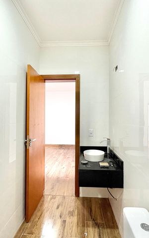 Casa à venda com 140m², 3 quartos e 2 vagas Casa à venda com 140m², 3 quartos e 2 vagasBanheiro da Suíte
